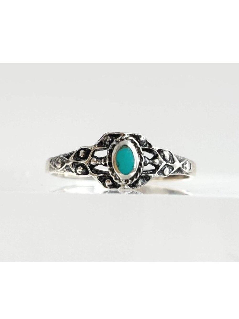 Turquoise American Southwest Dainty Sterling Silver 925 Vintage Ring - sz 5.75